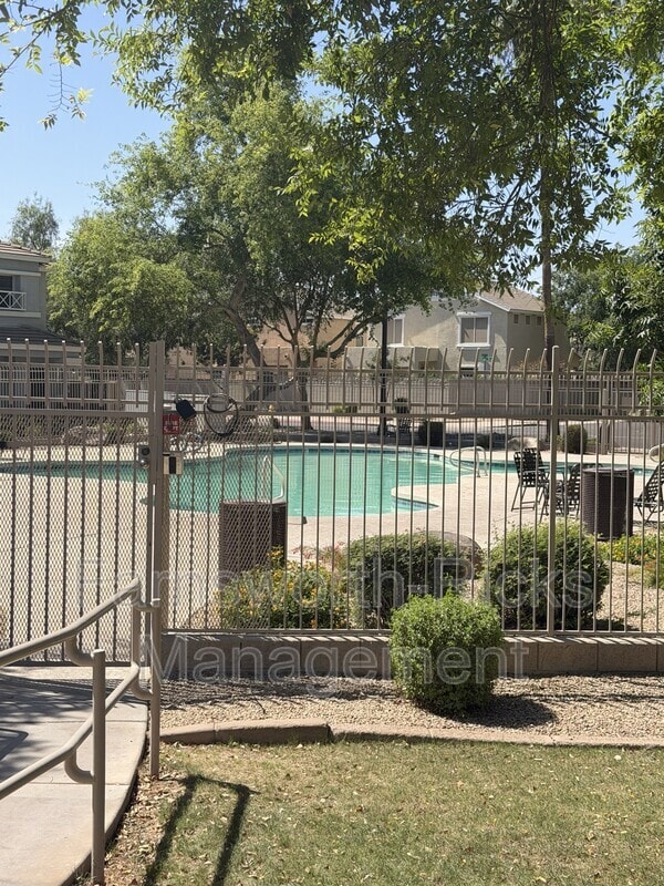 Building Photo - 1575 S Jacana Ln