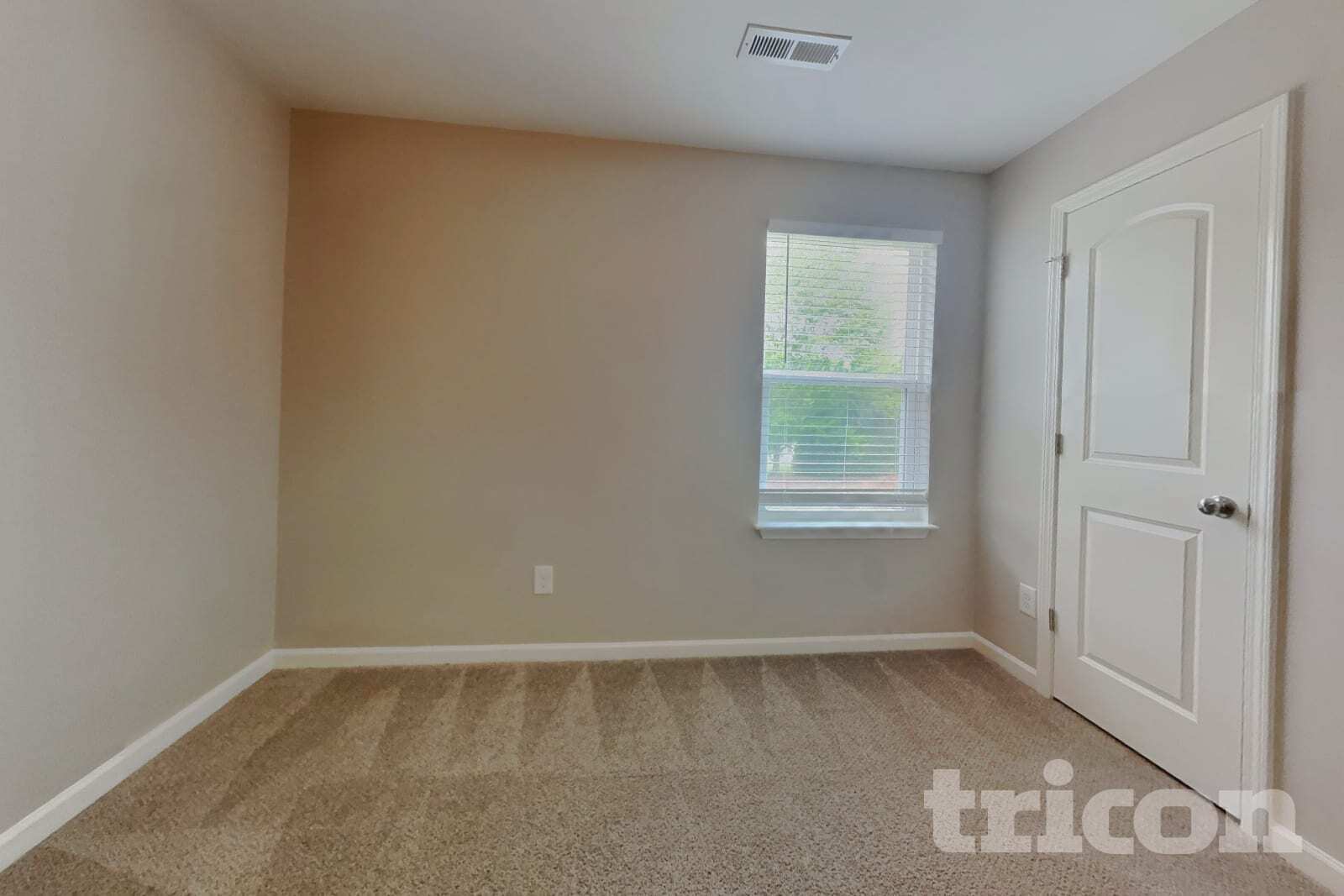 Building Photo - 1505 Hamilton Hills Dr