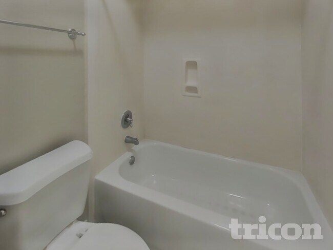 Building Photo - 6855 Tournament Dr