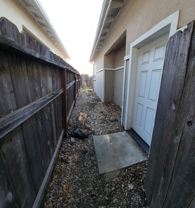 Building Photo - Super close to Poly- Approx. 1000 feet from Cal Poly Grand Avenue entrance-VERY CLOSE!!!