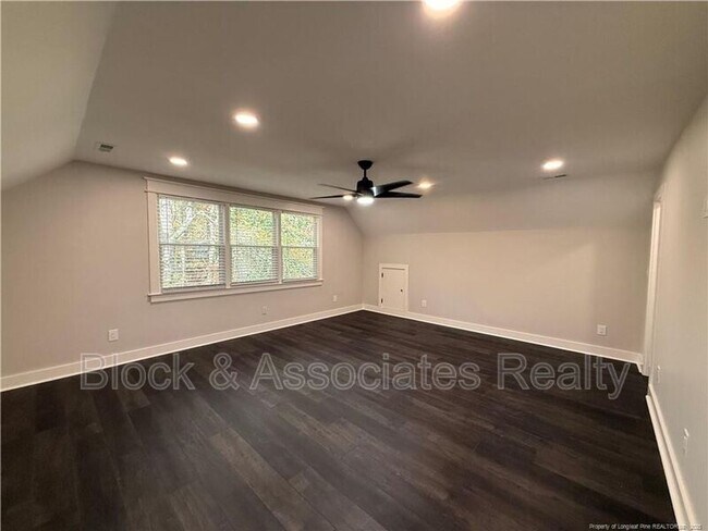 Building Photo - 1610 N Stonegate Dr