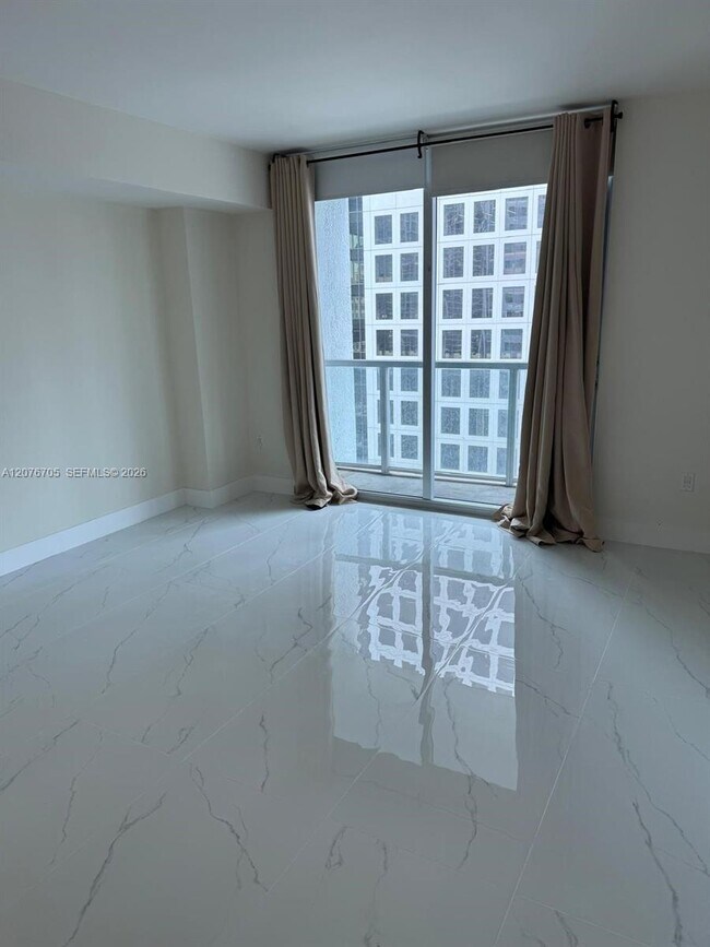 Building Photo - 500 Brickell Ave