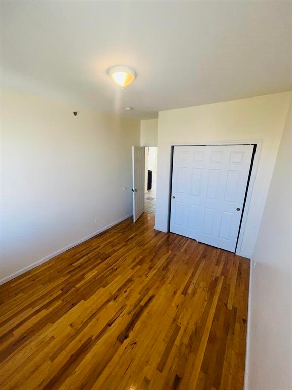 Building Photo - 250 S Orange Ave