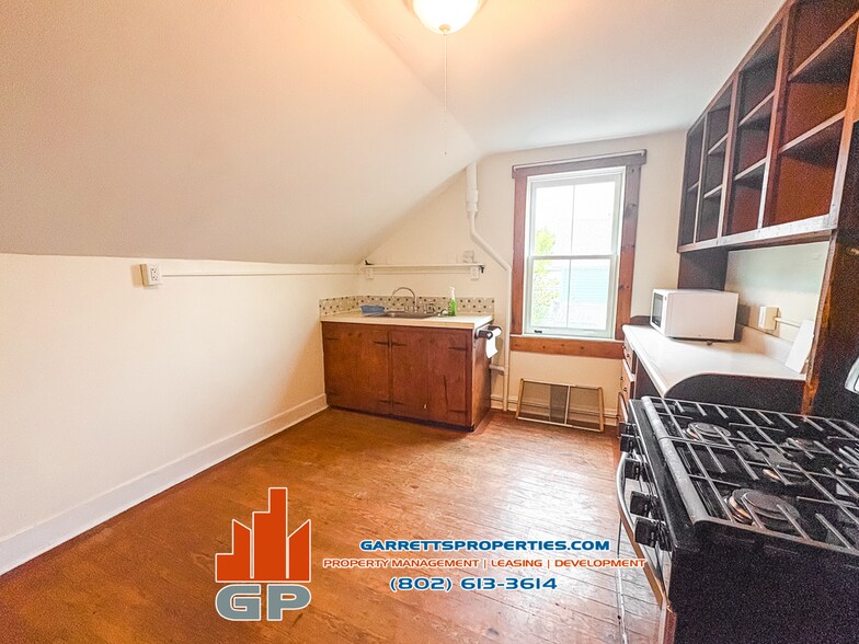 Building Photo - 162 Park St