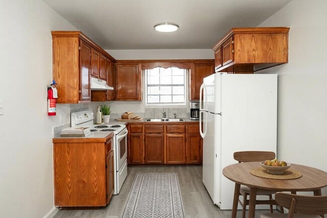 Interior Photo - 418 Gastel Circle
