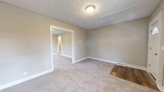 Building Photo - Stockyards Area - 2 Bedrooms - Single Fami...