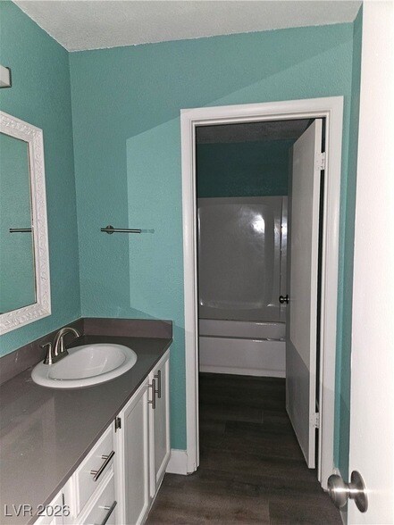 Building Photo - 6764 Groveview Ln