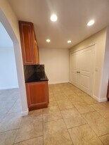 Building Photo - 2725 S Azalea Dr