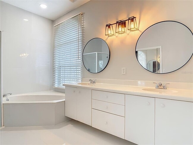 Building Photo - 6 Lionshead Dr