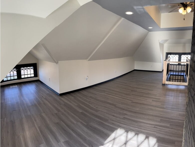 Living room - 426 1st St SW