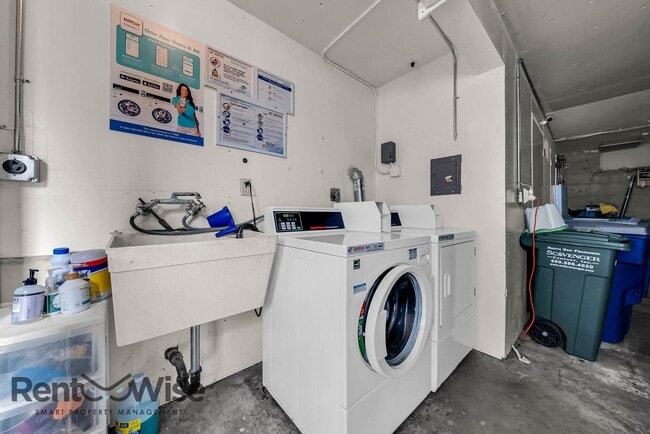 Building Photo - 963 Ridgeview Ct