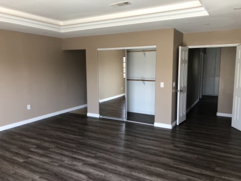 Building Photo - 1824 Queens Way