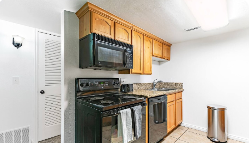 Building Photo - 5750 S 900 E