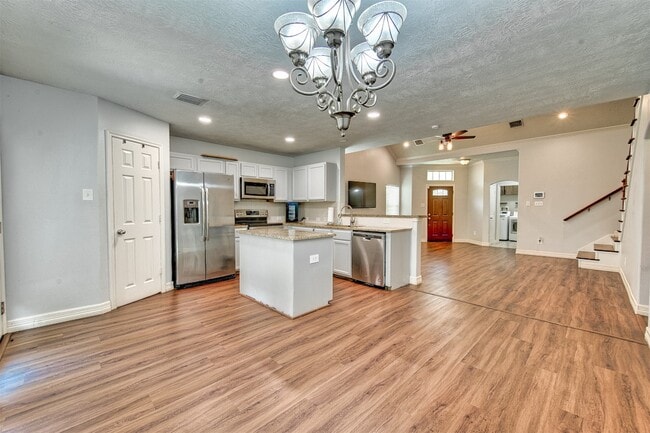 Building Photo - 7022 Raven Cliffs Ln