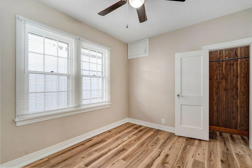 Building Photo - 103 E Meadow Ave