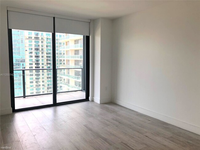 Building Photo - 2 br, 2 bath Condo - 101 NE 34th St Luxury...