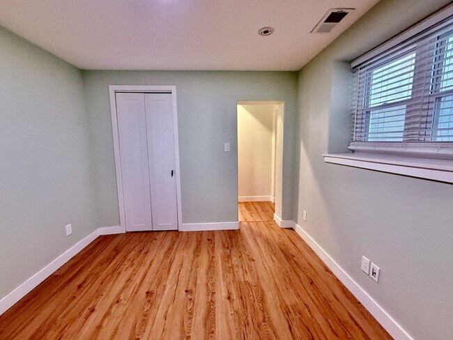 Building Photo - 1226 Snyder Ave