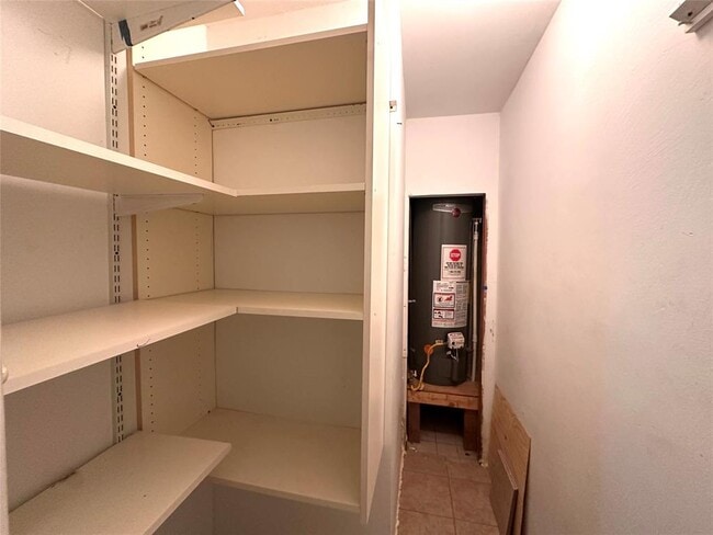 Building Photo - 400 Sun Bonnet Dr