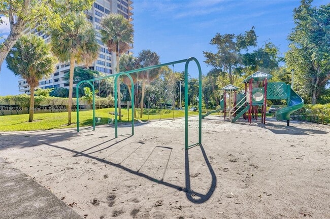 Building Photo - 11111 Biscayne Blvd
