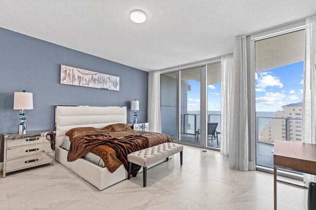 Building Photo - Luxury Beachfront Living at Its Finest – Fully Furnished Condo in Prime Fort Lauderdale Location!