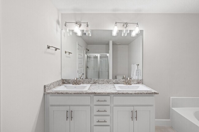 Building Photo - 692 NE Turtleback Trail