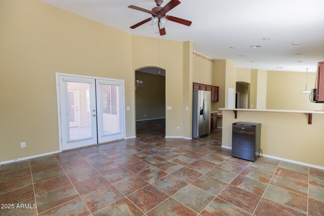 Building Photo - 2270 E Aloe Pl
