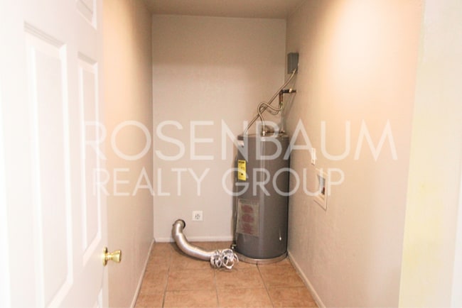 Building Photo - 4603 E Jones Ave