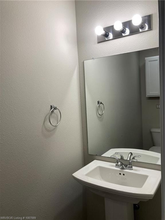 Building Photo - 8004 Dogwood Dr