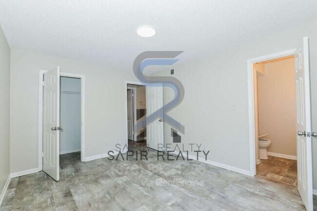 Building Photo - 2045 Alison Ct SW