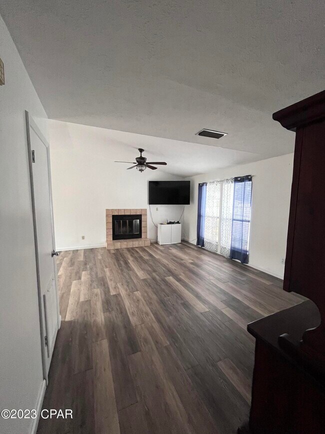 Building Photo - 321 Hibiscus Dr