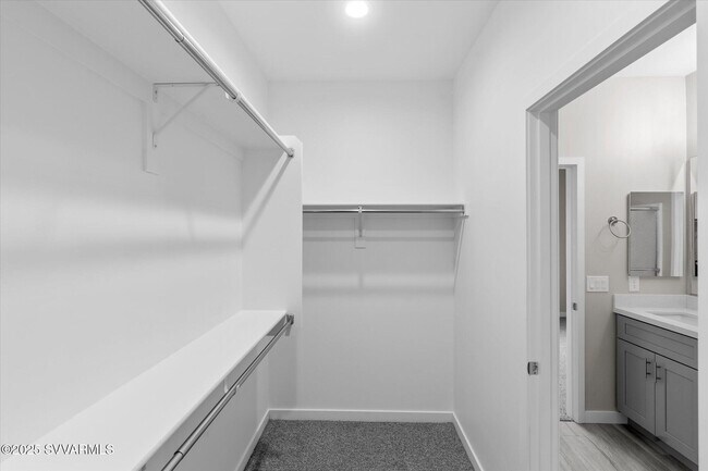 Building Photo - 720 E Mingus Ave