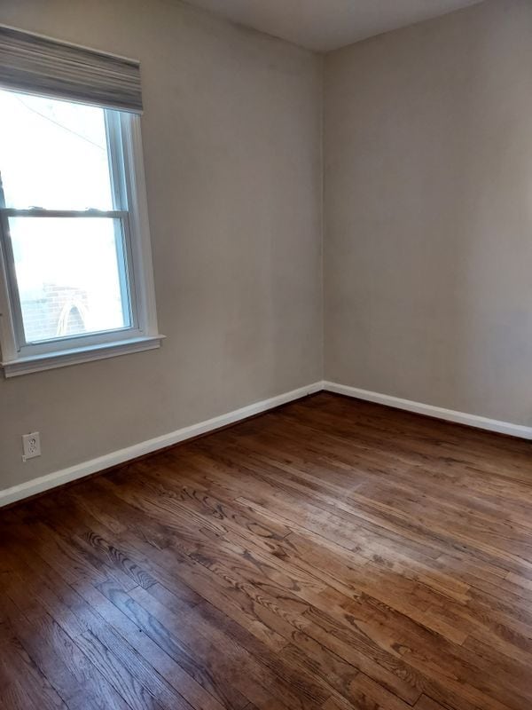 Building Photo - 3014 N Vermont Ave