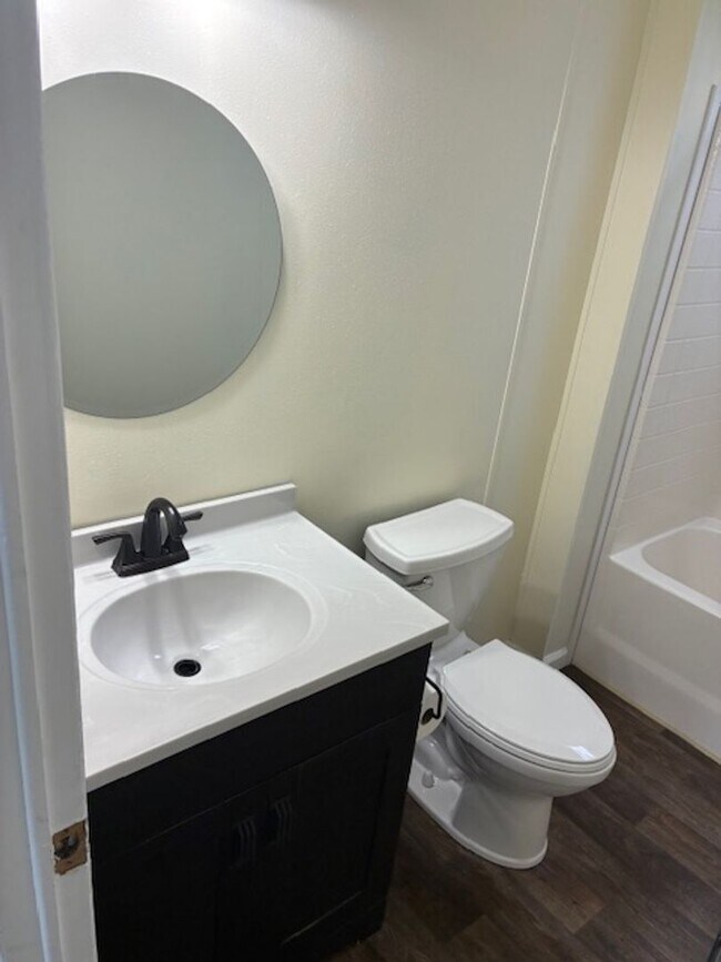 Building Photo - 3 Bedroom, 2 Bathroom Manufactured Home