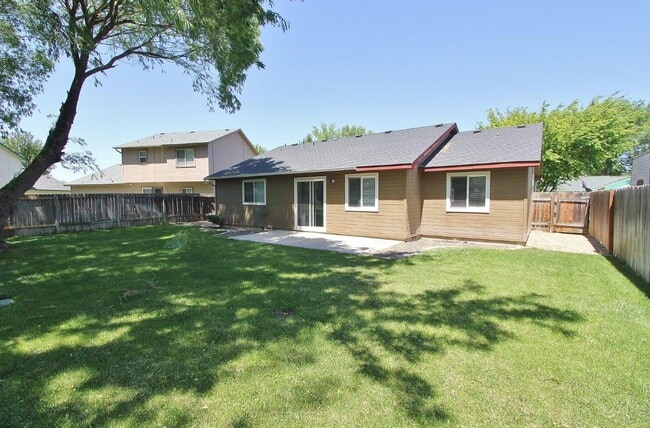 Building Photo - 2624 Manchester Dr