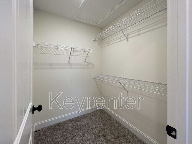 Building Photo - 6025 Memory Hill Ln