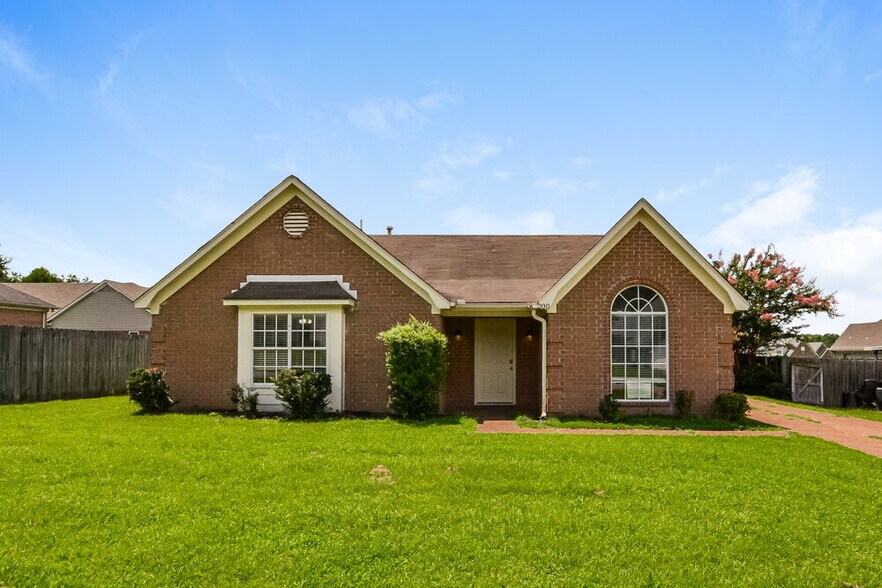 Primary Photo - 200 Village Dr