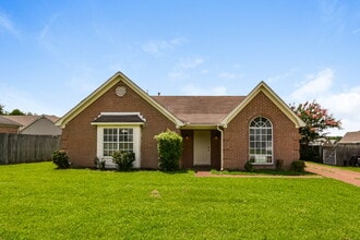 Building Photo - 200 Village Dr