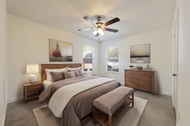 Building Photo - 5612 William Holland Ave