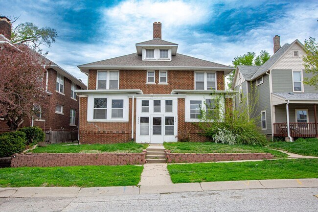 Building Photo - 4934-4936 Davenport Street