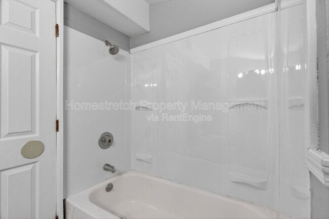 Building Photo - 5459 Hamilton Ave