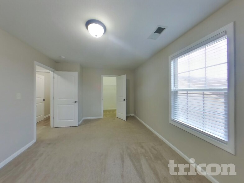 Building Photo - 1033 Dwight Eisenhower Way