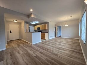 Building Photo - Chloe Park