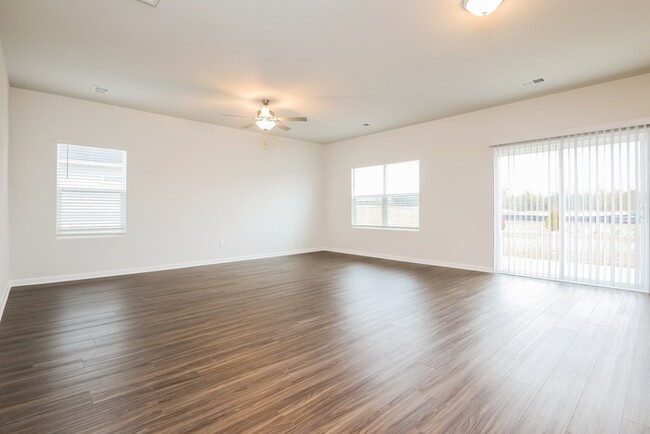 Building Photo - 258 Clydesdale Cir