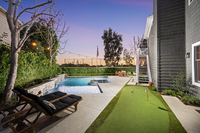 Building Photo - 13 Cape Danbury