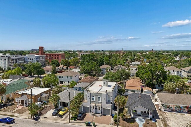 Building Photo - 2113 W Cass St