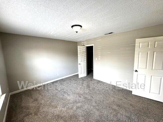 Building Photo - 9258 Lazzini Cove