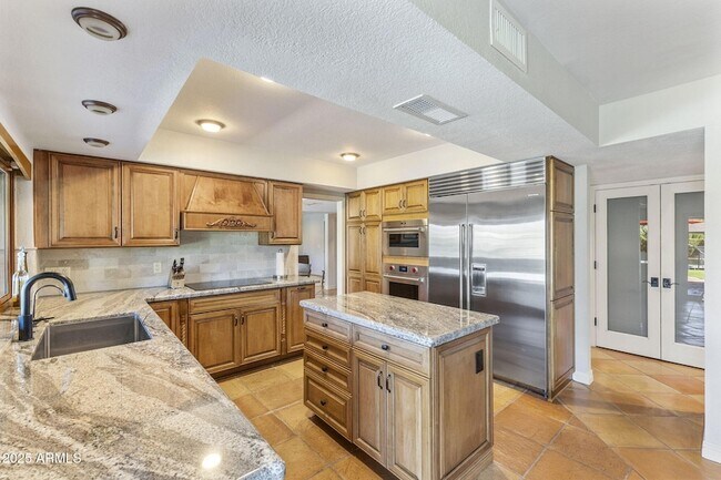 Building Photo - 7620 E Vía Del Placito