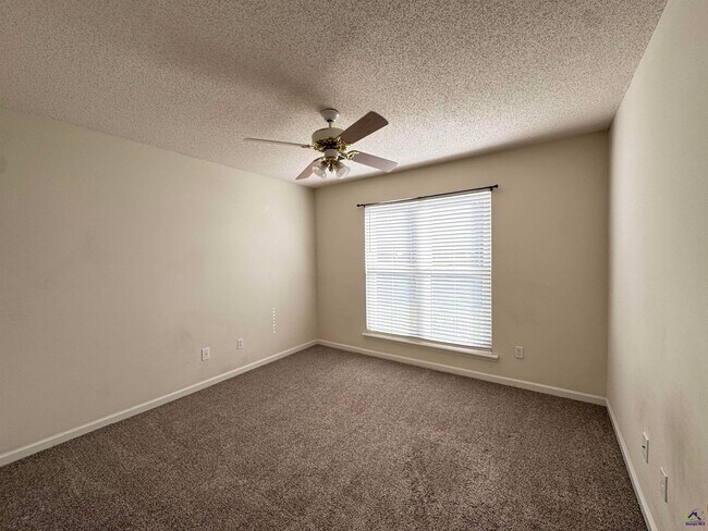 Building Photo - 125 Lenox Dr