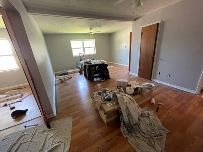 Front Gameroom -Staging 24x28 - 2502 Sunnycrest Dr