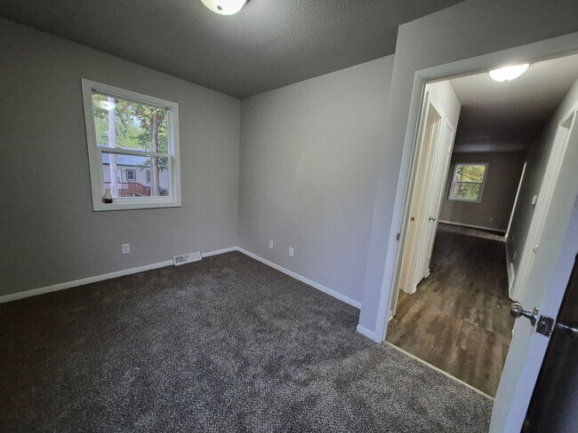 Building Photo - 3 Bedroom home with shed on corner lot ava...